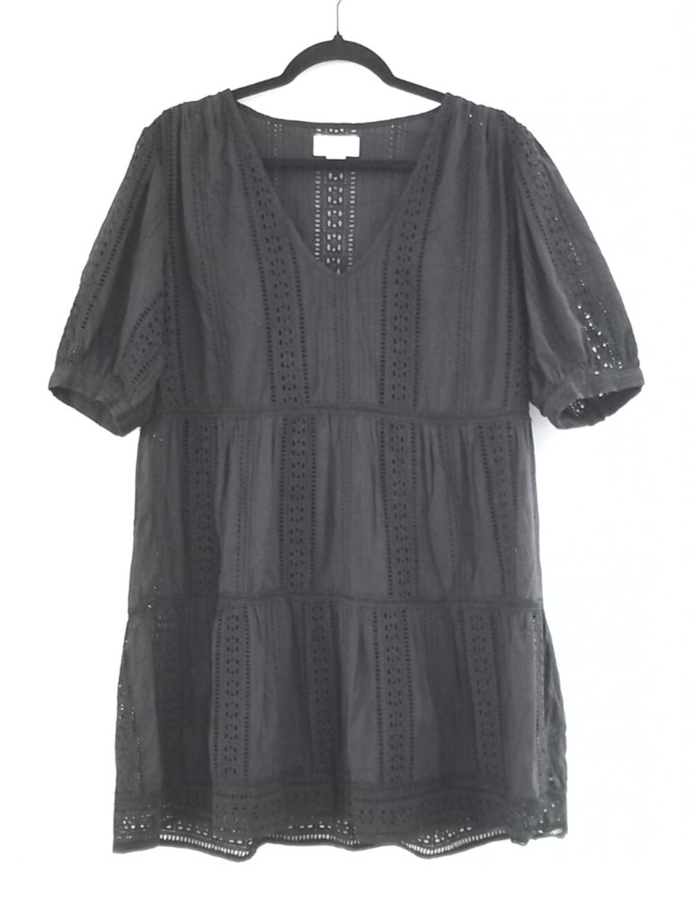 VELVET BY GRAHAM AND SPENCER black eyelet lace dress